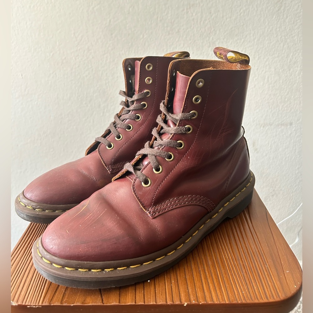Dr martens size 9 scratched and scuffed to perfection in burgundy red
